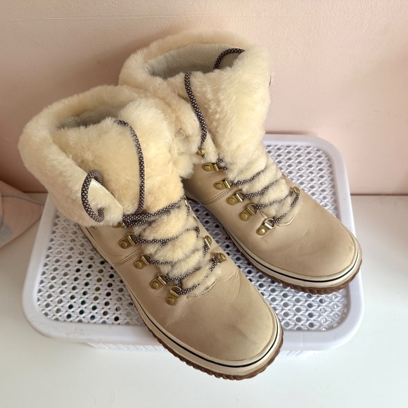 Pajar Canada winter waterproof boot, genuine leather, genuine shearling, size 10 - Picture 3 of 10